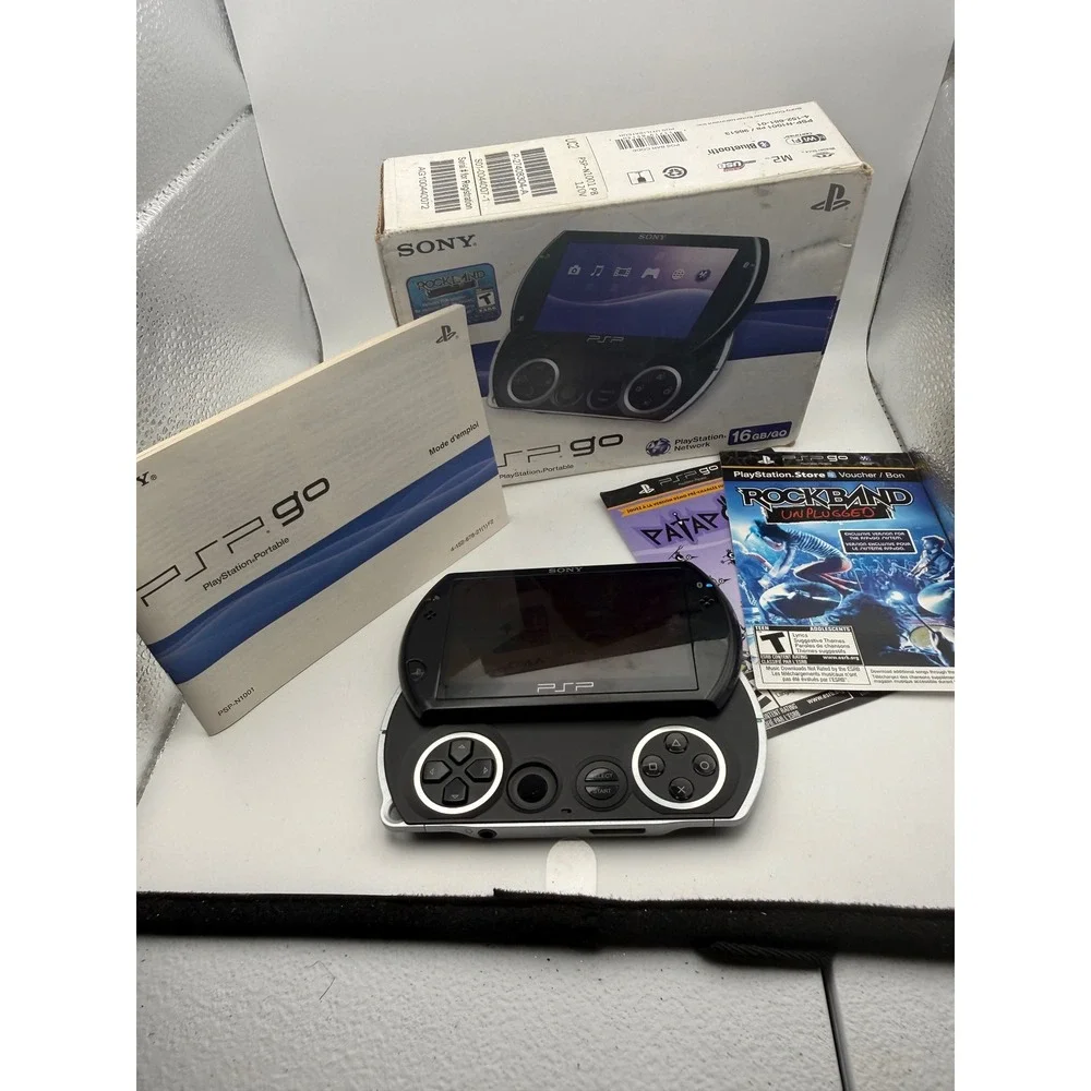 Sony PSP Go Piano Black 16GB Handheld Console PSP-N1001 Boxed Tested